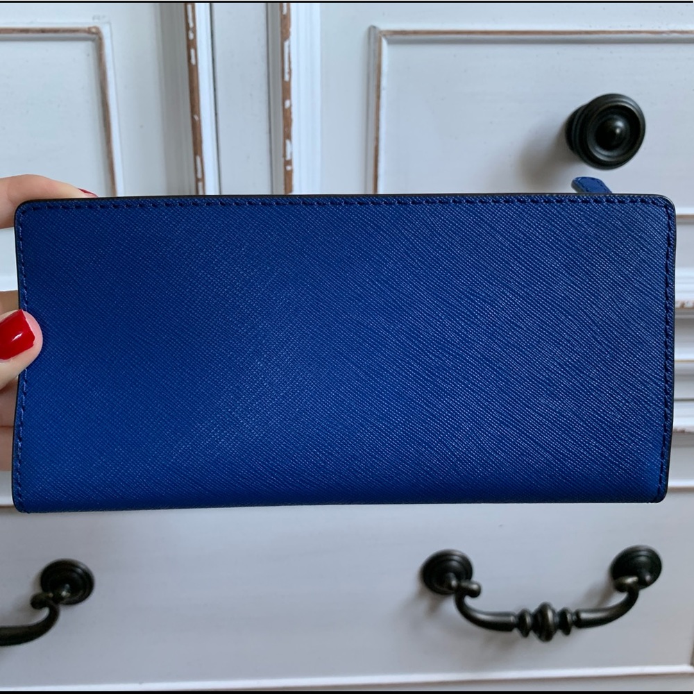 Michael Kors Slim Wallet - Picture 2 of 4